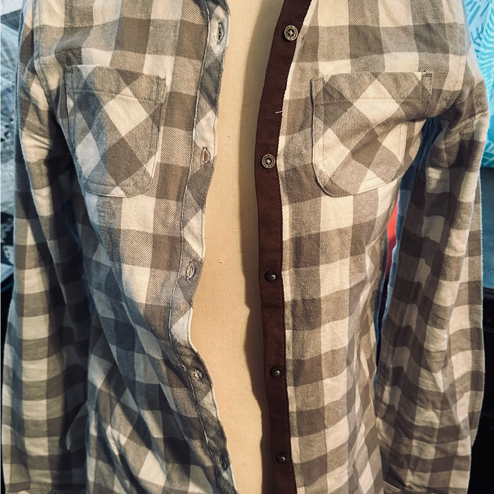 Grey/White checkered button-up shirt